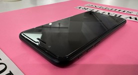 Good
													Apple iPhone SE 3rd Gen 2022 - Unlocked, Midnight, 64 GB, A2595, photo 4 of 14