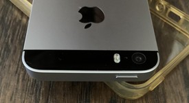 Mint
													Apple iPhone SE 1st Gen 2016 - AT&T, Silver, 32 GB, A1662, photo 2 of 5