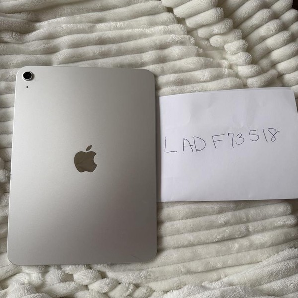 Apple iPad 11th Gen - Wi-Fi, 128 GB, Silver, A3354