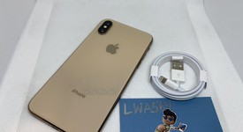 Good
													Apple iPhone Xs - Unlocked, Gold, 256 GB, A1920, photo 3 of 9