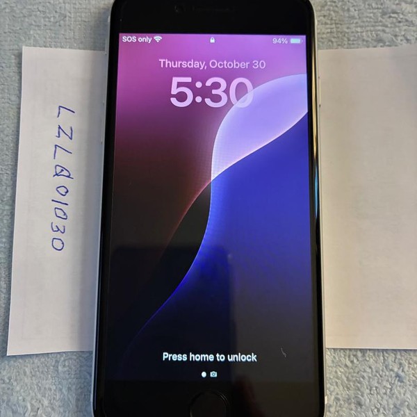 Apple iPhone SE 2nd Gen 2020 - Unlocked, 128 GB, White, A2275