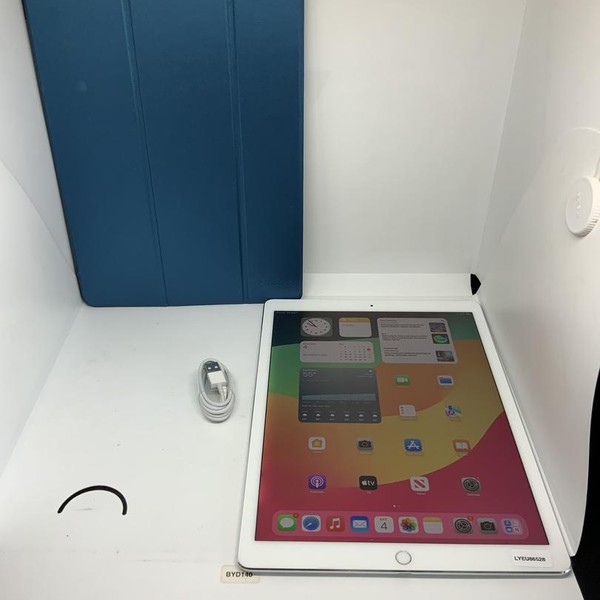 Apple iPad Pro 12.9 inch 2nd Gen 2017 - Wi-Fi, Silver, 64 GB