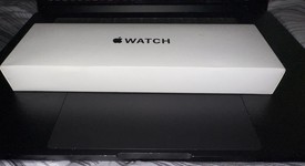 New
													Apple Watch SE 2nd Gen 40mm - Starlight, A2722 - GPS, Aluminum, photo 5 of 8