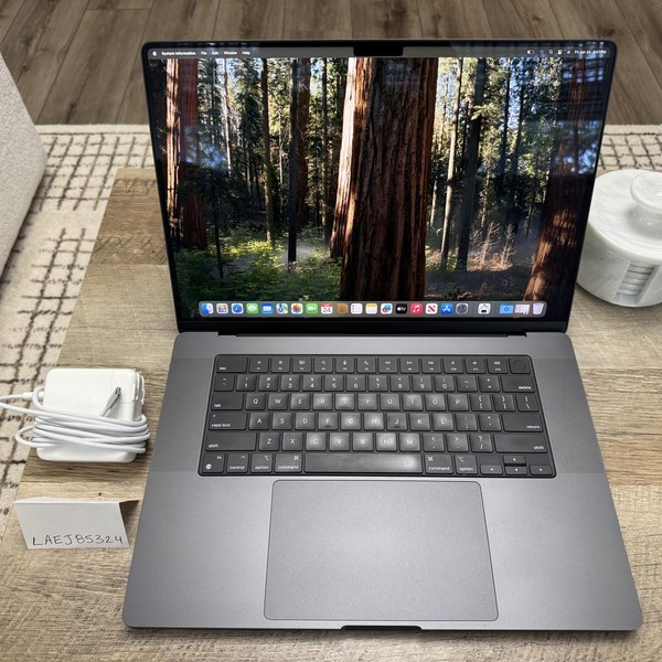 MacBook Pro Late 2023 (M3) - 16 inch - 1 TB, Black, 36 GB, Apple M3 Pro 12-core, 18-core GPU