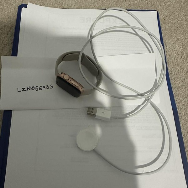 Apple Watch SE 1st Gen 40mm - Gold, A2351 - GPS, Aluminum