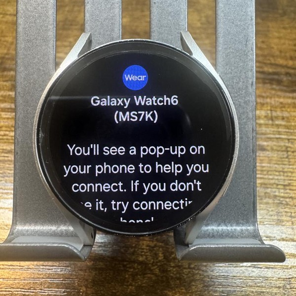 Samsung Galaxy Watch6 - Wi-Fi, Gold, 40mm