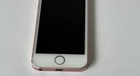 Good
													Apple iPhone SE 1st Gen 2016 - Unlocked, Rose Gold, 64 GB, A1662, photo 2 of 7