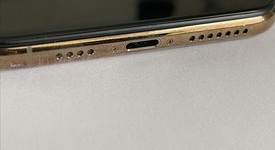 Fair
													Apple iPhone Xs Max - Unlocked, Gold, 256 GB, A1921, photo 4 of 15