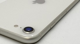 Fair
													Apple iPhone SE 3rd Gen 2022 - Unlocked, Starlight, 64 GB, A2595, photo 4 of 7