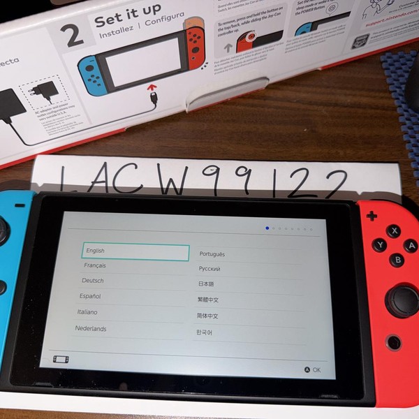 Nintendo Switch - 32 GB, Red & Blue