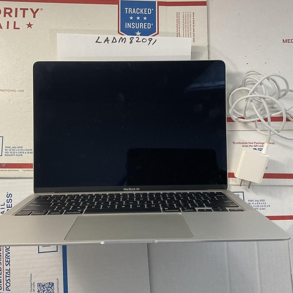 MacBook Air 2020 - 13 inch - 256 GB, Silver, 8 GB, Intel Core i3