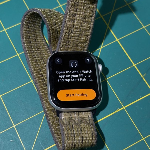 Apple Watch Series 10 46mm - Silver, A2999 - GPS, Aluminum