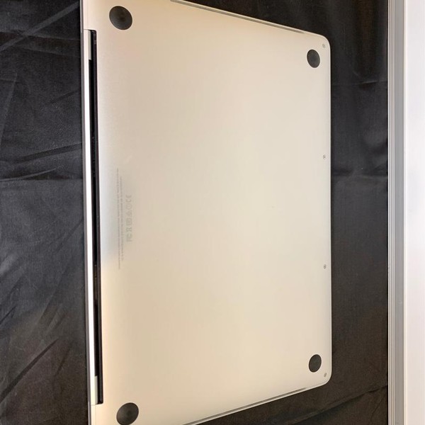 MacBook Pro 2016 (With Touch Bar) - 13 inch - 512 GB, Silver, 16 GB