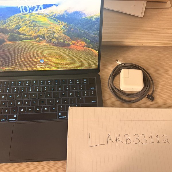 MacBook Air 2022 (M2) - 13 inch - 256 GB, Midnight, 16 GB, Apple M2