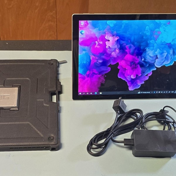 Microsoft Surface Pro 5 (2017) - Wi-Fi, 256 GB, Silver, 8 GB