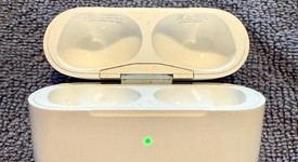 Used
													Apple AirPods Pro 2 - Lightning, photo 5 of 8