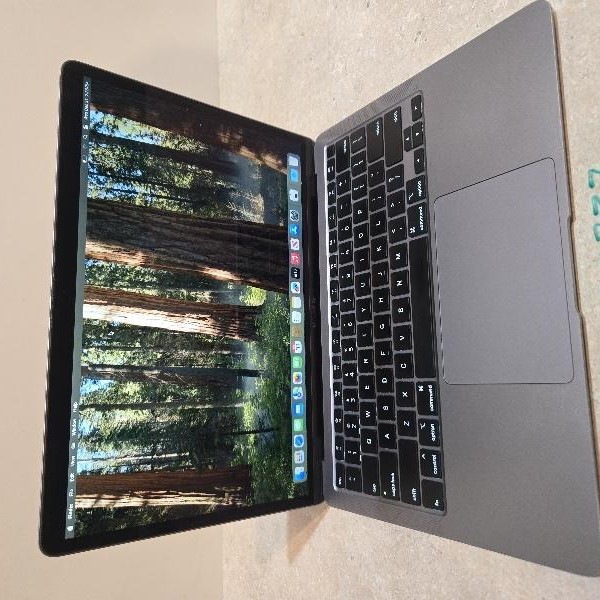 MacBook Air 2020 - 13 inch - 256 GB, Gray, 8 GB, Intel Core i3