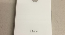 Mint
													Apple iPhone Xr - Verizon, White, 64 GB, A1984, photo 3 of 7