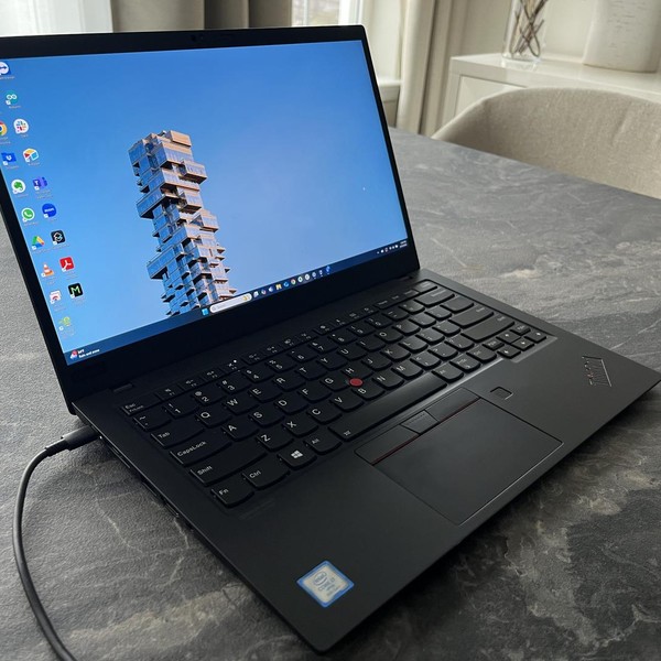 Lenovo ThinkPad X1 Carbon (7th Gen) - 1 TB, 16 GB, Intel Core i7