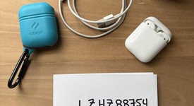 Used
													Apple AirPods 2nd Gen - Lightning Case, photo 1 of 9