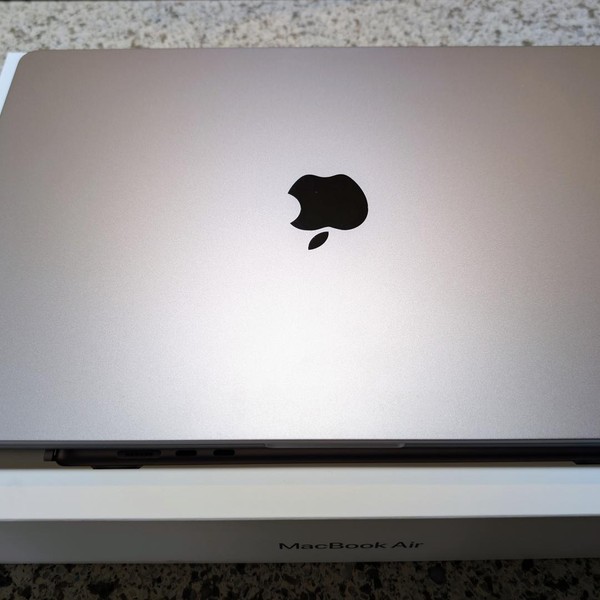 MacBook Air 2024 (M3) - 15 inch - 256 GB, Gray, 16 GB, Apple M3, 10-core GPU