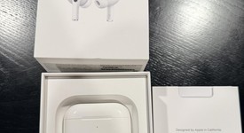 Used
													Apple AirPods Pro - Wireless Case, photo 3 of 5