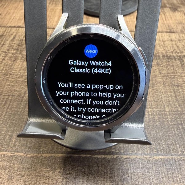 Samsung Galaxy Watch4 Classic - Wi-Fi, Silver, 46mm