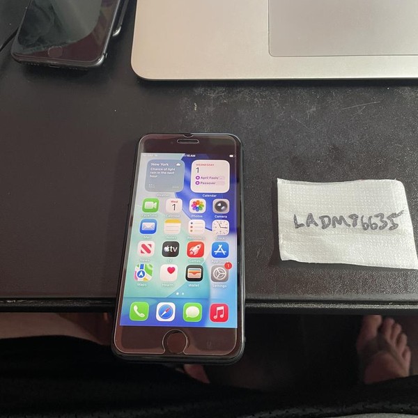 Apple iPhone SE 3rd Gen 2022 - Unlocked, 128 GB, Midnight, A2595