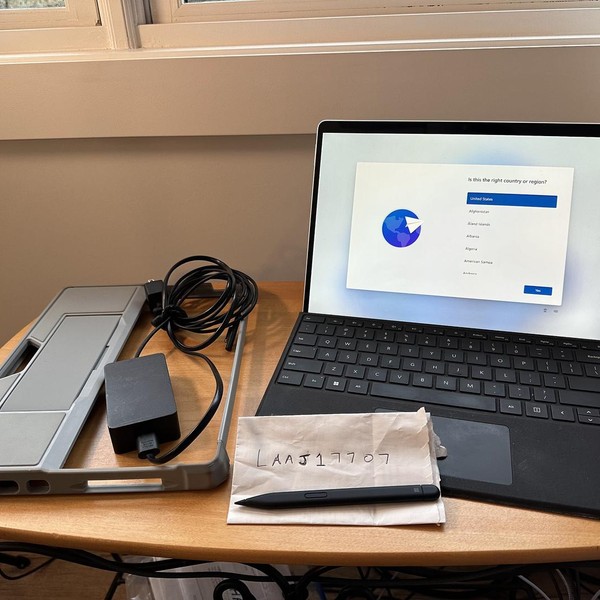 Microsoft Surface Pro 8 - 128 GB, Graphite, 8 GB, Intel Core i5