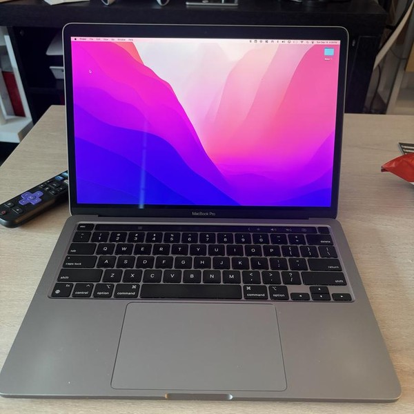 MacBook Pro 2022 - 13 inch - 256 GB, Silver, 8 GB, Apple M2