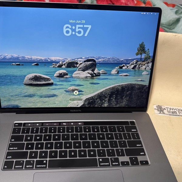 MacBook Pro 2019 - 16 inch - 512 GB, Gray, 32 GB, Intel Core i7