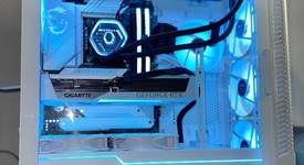 Mint
													Custom Gaming PC, photo 2 of 8