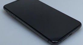 Good
													Apple iPhone Xs Max - Unlocked, Gray, 64 GB, A1921, photo 2 of 7