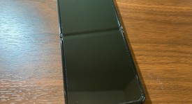 Good
													Samsung Galaxy Z Flip4 5G - Unlocked, Graphite, 256 GB, 8 GB, SM-F721U1, photo 2 of 3