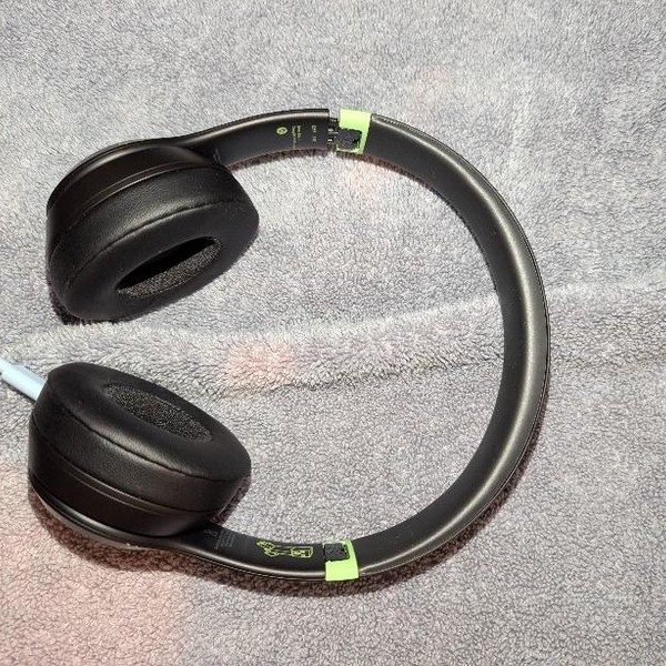 Beats Solo 4 - Black