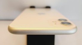 Mint
													Apple iPhone 11 - Unlocked, White, 64 GB, A2111, photo 3 of 7