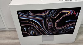 Mint
													Apple Studio Display 2022 - Standard Glass, Tilt Adjustable Stand, photo 3 of 6