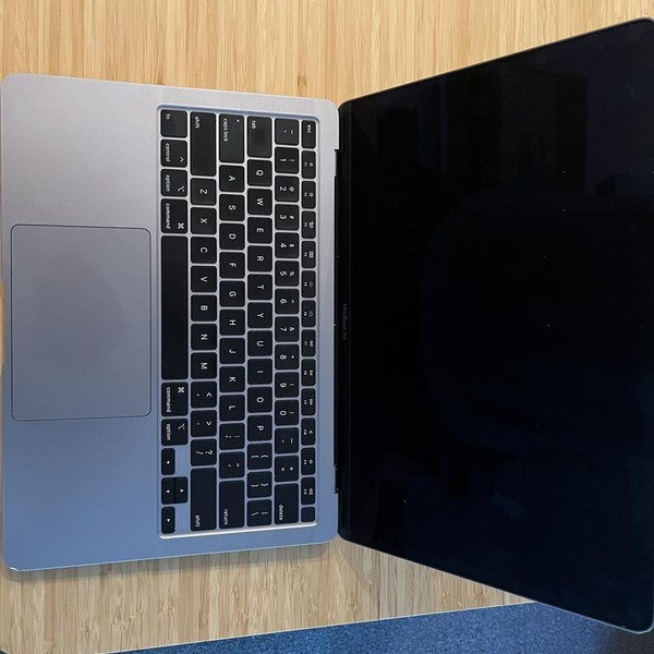 MacBook Air 2020 - 13 inch - 256 GB, Gray, 8 GB, Intel Core i3