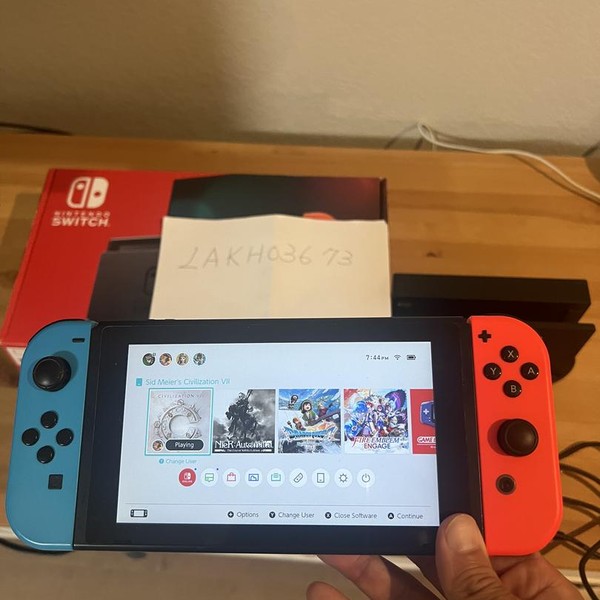Nintendo Switch - 32 GB, Red & Blue