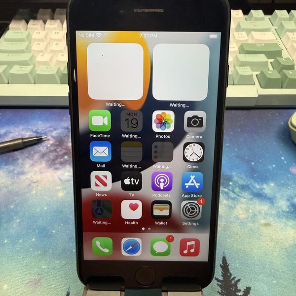 Apple iPhone 7 - Cricket, 32 GB, Black, A1660