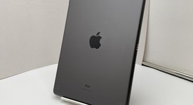 Fair
													Apple iPad 8th Gen - Unlocked, Gray, 32 GB, A2428, photo 3 of 9
