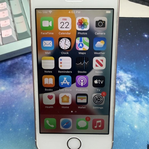 Apple iPhone SE 1st Gen 2016 - Unlocked, 64 GB, Rose Gold, A1662