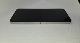 Mint
													Samsung Galaxy Z Flip6 - Unlocked, Peach, 512 GB, 12 GB, SM-F741U1, photo 2 of 3
