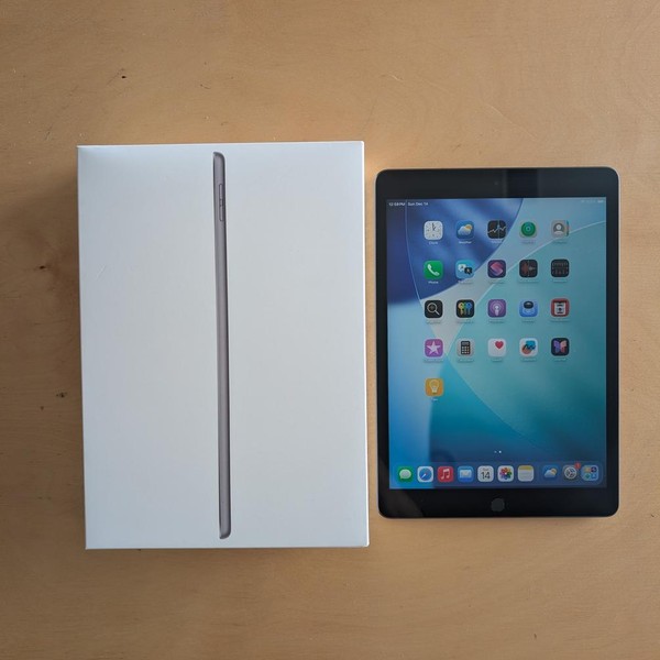 Apple iPad 9th Gen - Wi-Fi, 64 GB, Gray, A2602