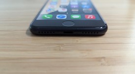 Good
													Apple iPhone SE 3rd Gen 2022 - Unlocked, Midnight, 64 GB, A2595, photo 3 of 14
