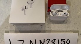 Used
													Apple AirPods Pro 2 - Lightning, photo 2 of 5