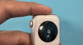 Mint
													Apple Watch SE 2nd Gen 40mm - Unlocked, Starlight, A2726 - Cellular, Aluminum, photo 2 of 6