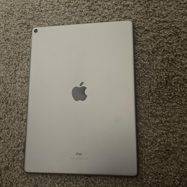 Apple iPad Pro 12.9 inch 2nd Gen 2017 - Wi-Fi, 256 GB, Gray