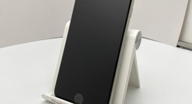 Good
													Apple iPhone SE 3rd Gen 2022 - Unlocked, Starlight, 128 GB, A2595, photo 2 of 6