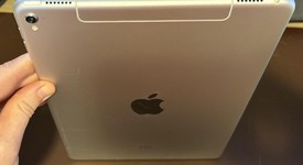 Good
													Apple iPad Pro 9.7" - Unlocked, Silver, 128 GB, A1674, photo 4 of 6